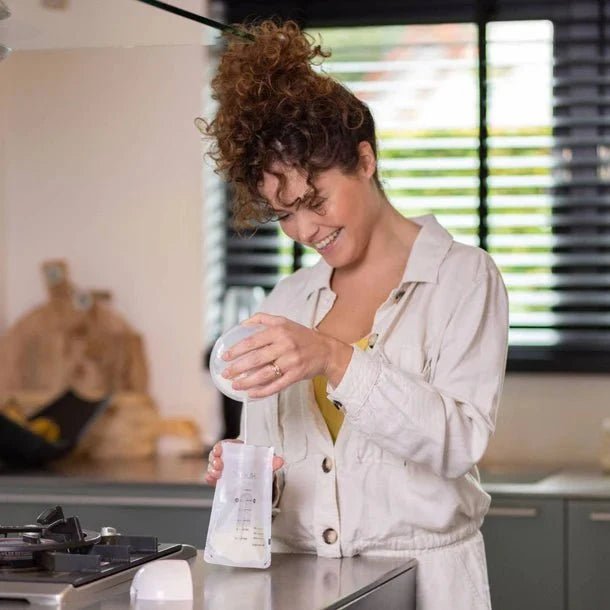 Makkelijk en snel moedermelk afschenken uit de Youha opvangcups? Dat doe je zo! Lees snel de blog over het afschenken van moedermelk uit de Youha borstkolven.