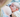 Baby drinkt borstvoeding bij moeder met stuwing na de bevalling