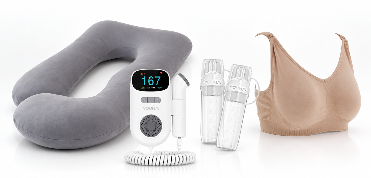 Overzicht van Youha producten voor zwangerschap en borstvoeding, waaronder een grijs zwangerschapskussen, fetal doppler om naar de hartslag van je baby te luisteren, colostrumcollectors en een beige voedingsbh.