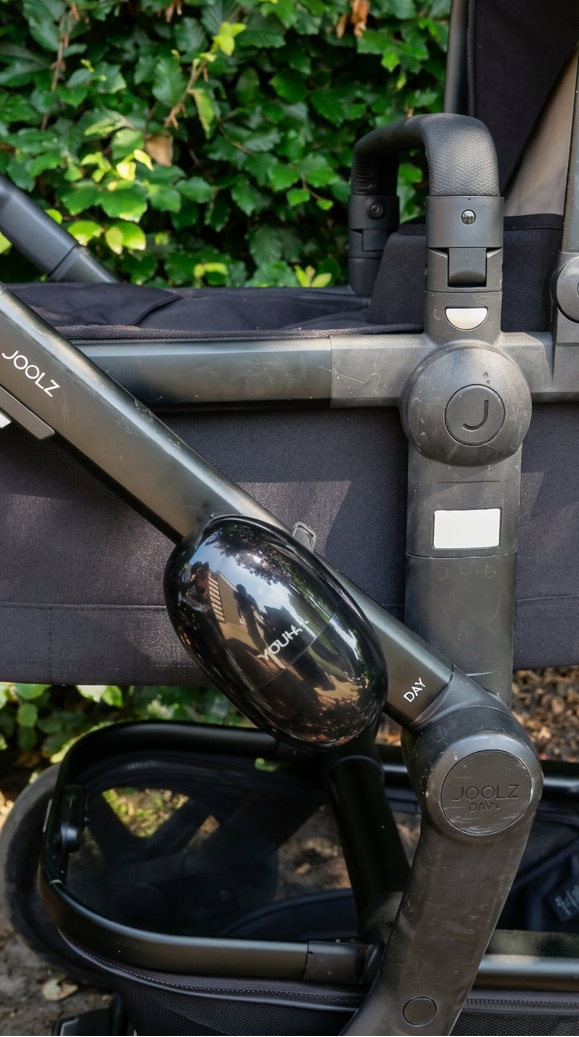 Youha babyrocker aan de kinderwagen